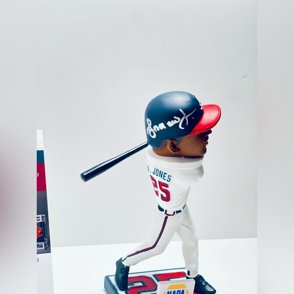 Andruw Jones auto signed bobblehead 🔥🔥🔥 Retired Jersey Number COA By JSA